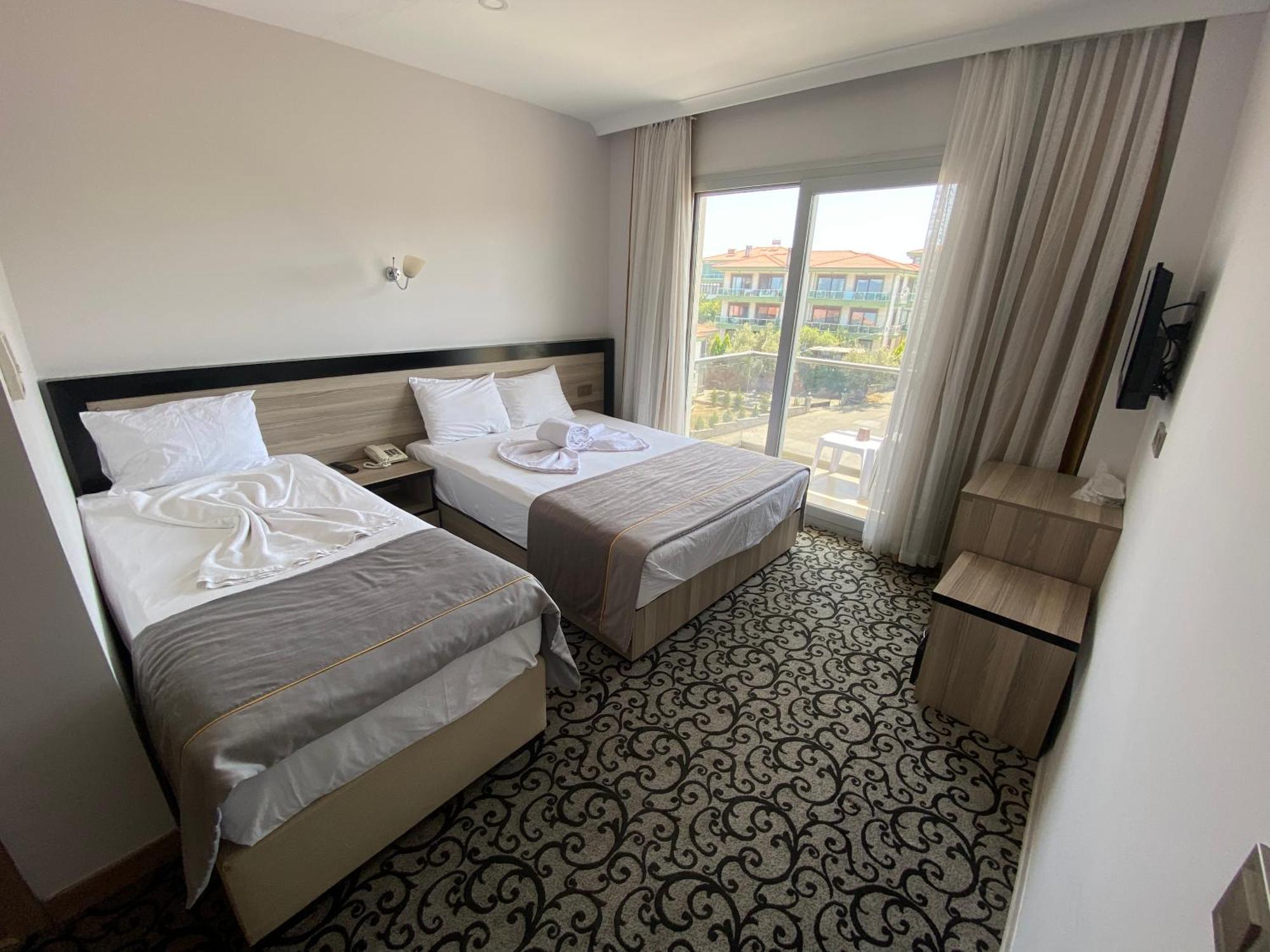 Elisa Hotel Ayvalik Exterior photo