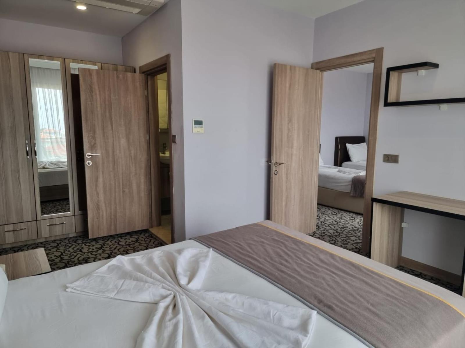 Elisa Hotel Ayvalik Exterior photo