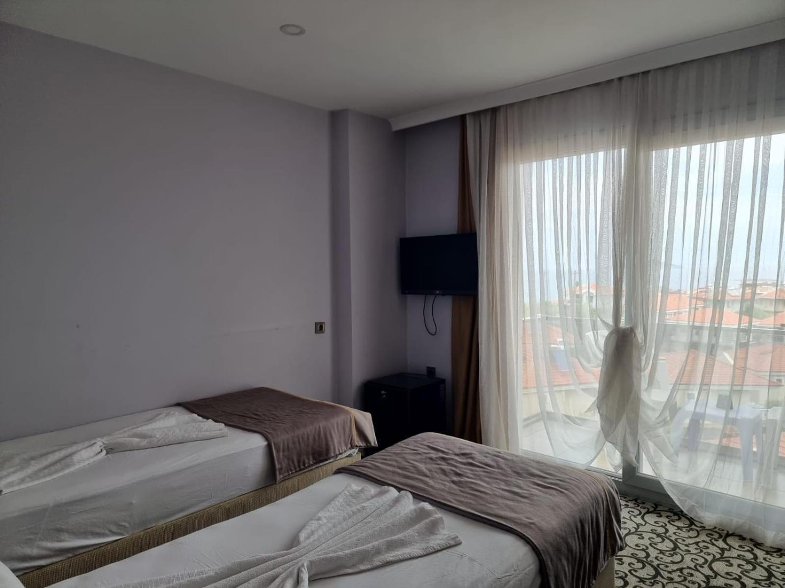 Elisa Hotel Ayvalik Exterior photo